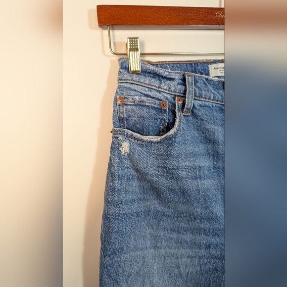 Abercrombie & Fitch Medium Wash The 90s Straight Ultra High Rise Denim Jeans - Picture 6 of 11